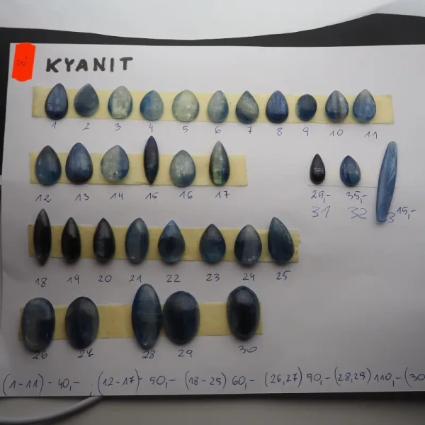 Kyanit 21-27x13-17 mm łza