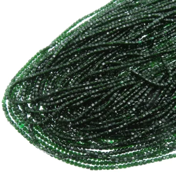 Green sand (Zielony piasek) fasetowane kostki 2mm (sznur)