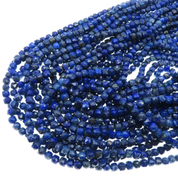 Lapis Lazuli kostka fasetowana 4 mm (sznurek)