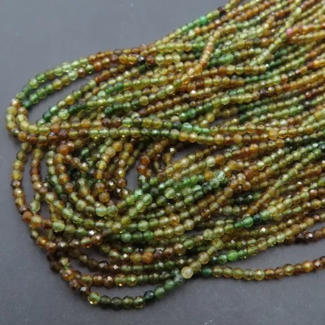 Turmalin zielono-brązowy fasetowana kulka 2 mm (sznur)